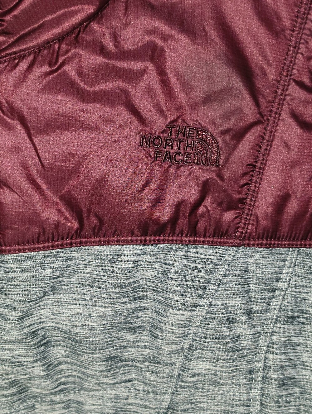 The North Face Pseudio Women’s Gray Red Full Zip Performance Vest Size XL - Picture 3 of 4